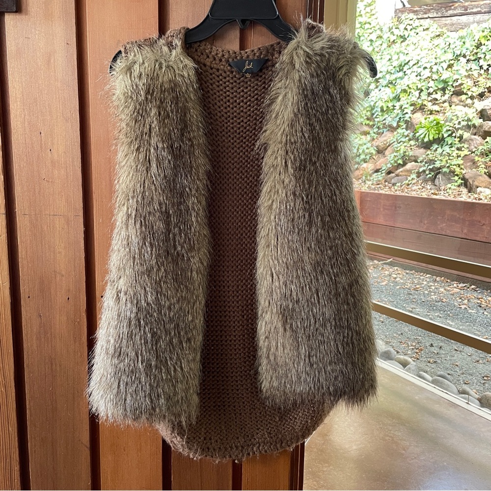 Jack brown furry vest Large L